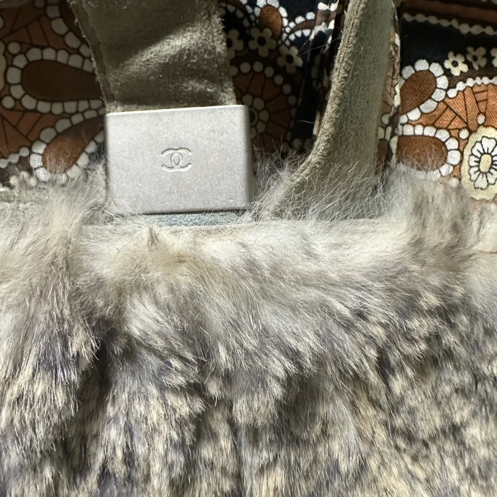 CHANEL luxurious tote